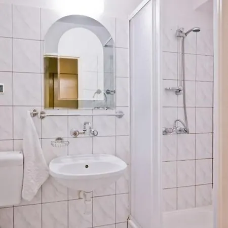 Biala Gwiazda Hotell *